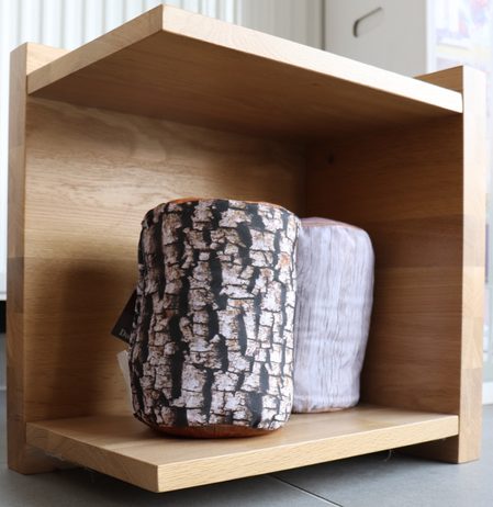 Noční stolek Svenborg dub - výstavní kus