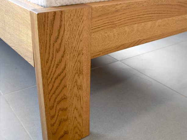 Dubová postel Mono Klasik 4 cm masiv rustik - olej Dark Oak