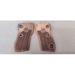 KSD Beretta 1951 walnut with logo gungrips