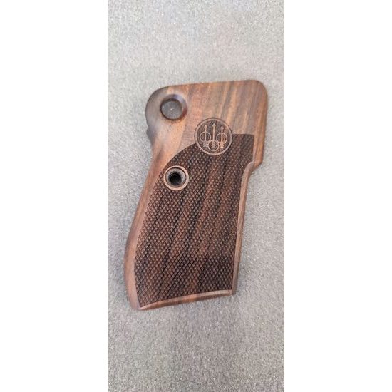 KSD Beretta 1951 walnut with logo gungrips