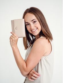 Ryanne Beige