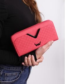 Deyna Pink