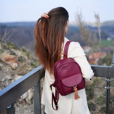 Niezbędny dodatek na wiosnę? Ponadczasowe modne plecaki Vuch