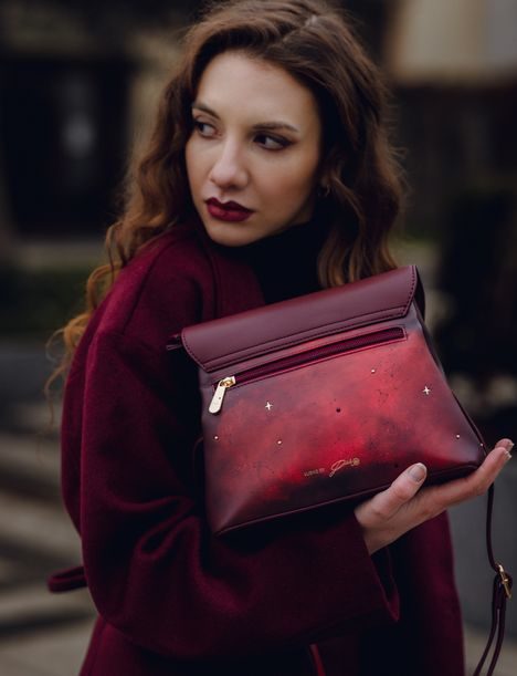 Laura Flap Crossbody Bag