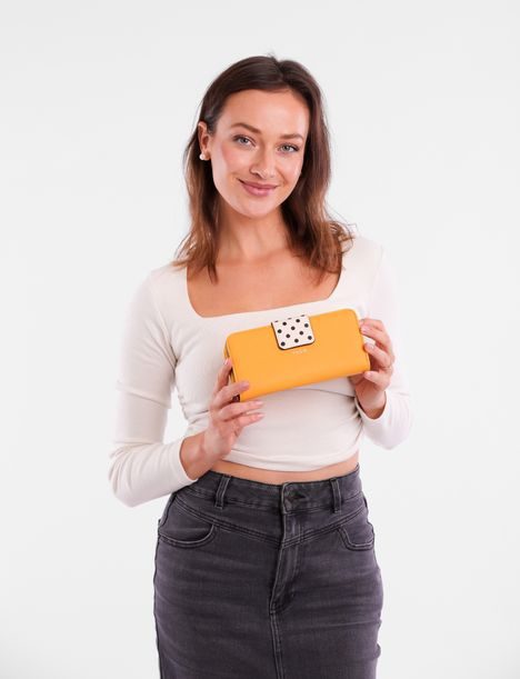 Ineke Yellow