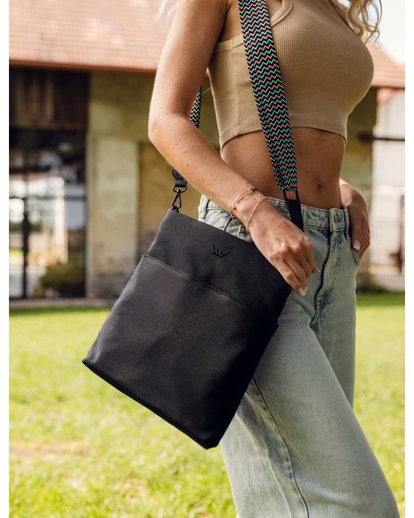 Smokie Resistant Black