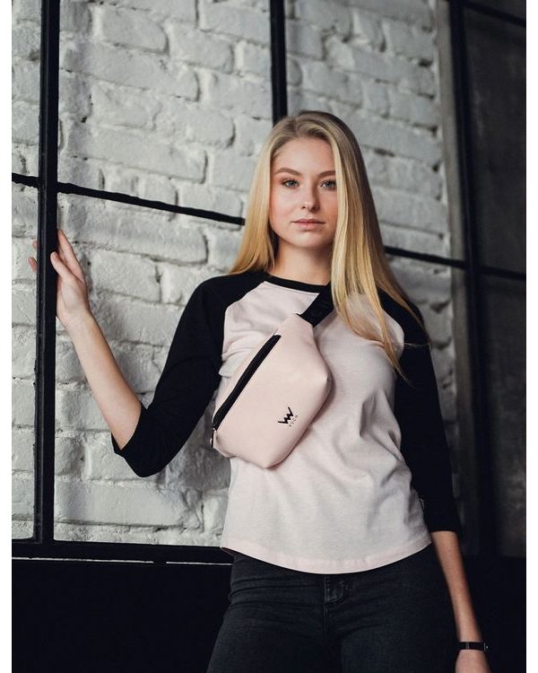 Leonora Pink