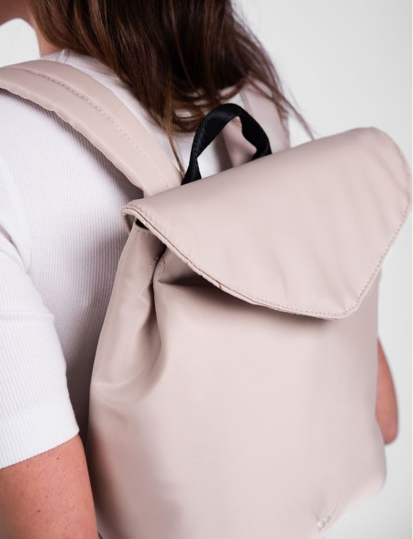 Joanna Small Beige