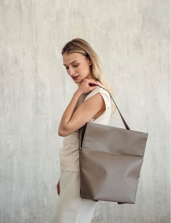 Red-D Beige