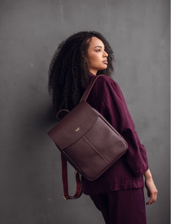 Evasion Grace Wine Red