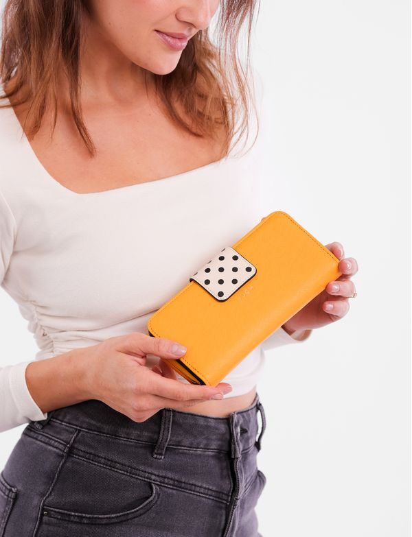 Ineke Yellow