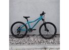 Dětské kolo Core Nipper 24", jednopřevodník, chromovaný modrý, hydraulické MT-200, Z-565 - odpružená vidlice