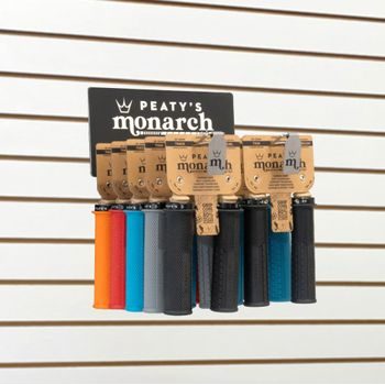 Stojan PEATY'S MONARCH GRIPS POS DISPLAY - SLAT WALL