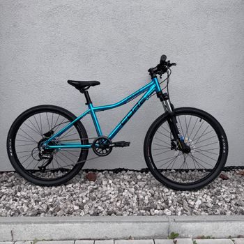 Dětské kolo Core Nipper 24", jednopřevodník, chromovaný modrý, hydraulické MT-200, Z-565 - odpružená vidlice