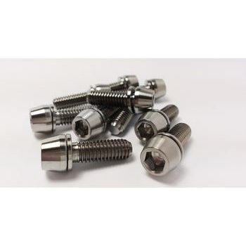 Titanový šroub M6X30