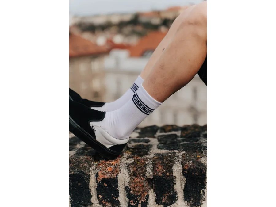 Dlouhé ponožky bavlněné Kolo je Láska Pásovky, černá