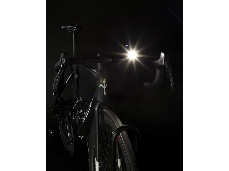 Světlo přední FORCE STOGIE 900 LM, USB, černé