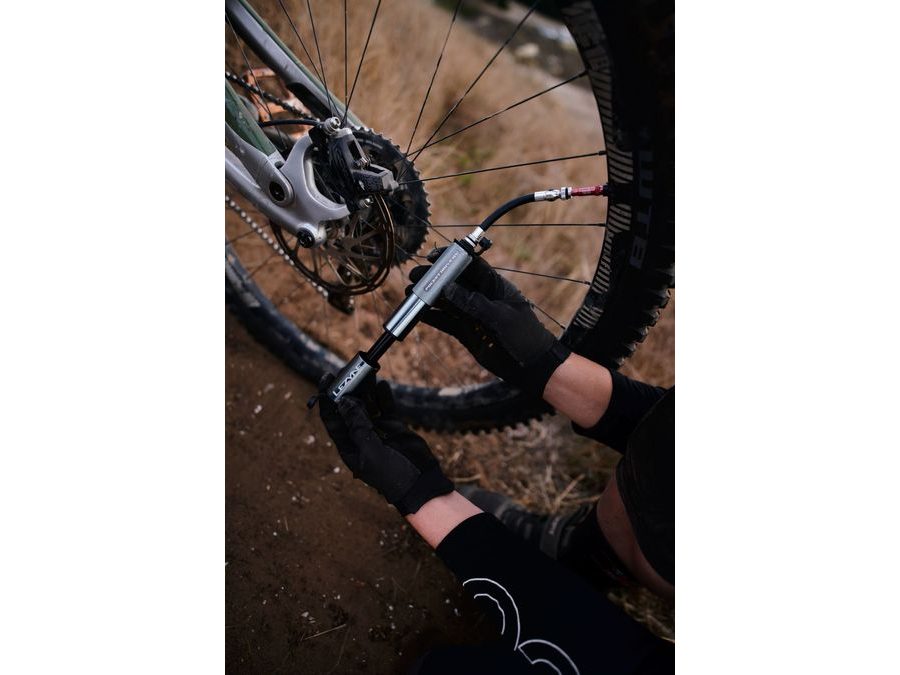 Hustilka LEZYNE PUMP HAND POCKET DRIVE HV LITE GREY GLOSS