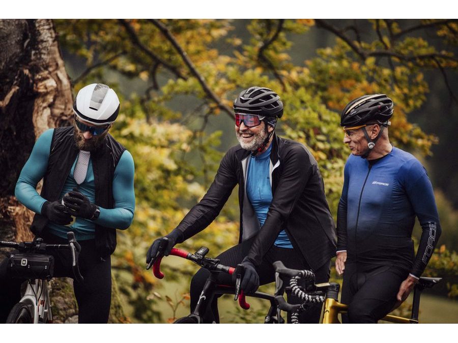 Vesta FORCE LASER, plná záda, černá