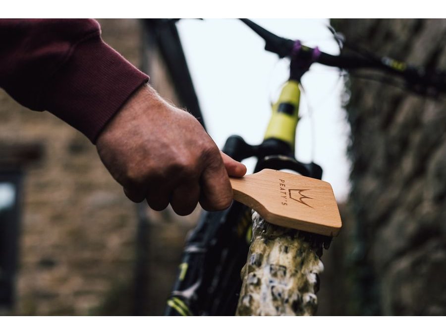 Kartáč na pláště PEATY'S TYRE BRUSH