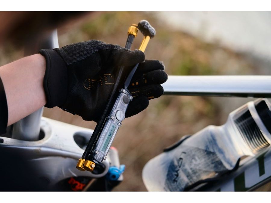 Hustilka na tlumiče/vidlice LEZYNE PUMP HAND DIGITAL SHOCK