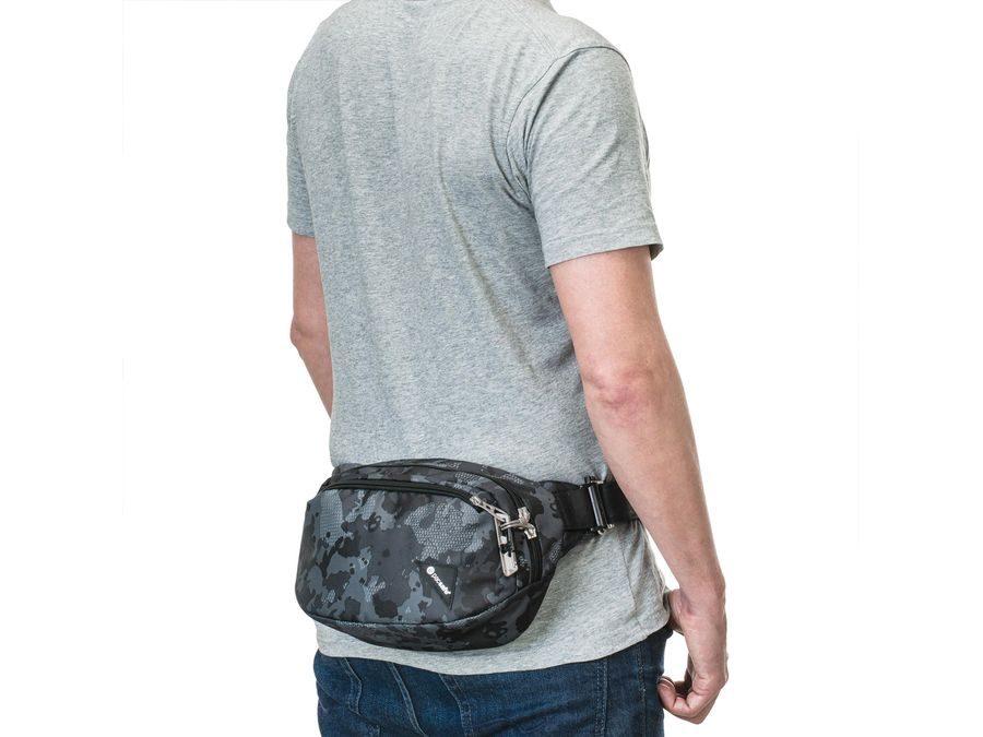 Ledvinka PACSAFE VIBE 100 jet black