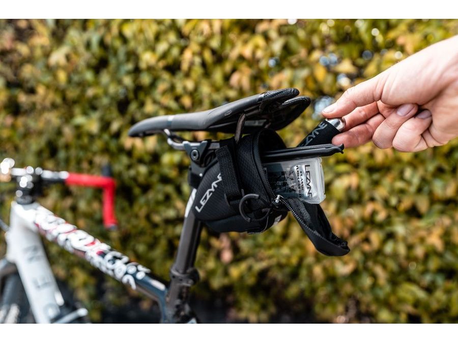 Brašna pod sedlo LEZYNE BAG M-CADDY BLACK / BLACK