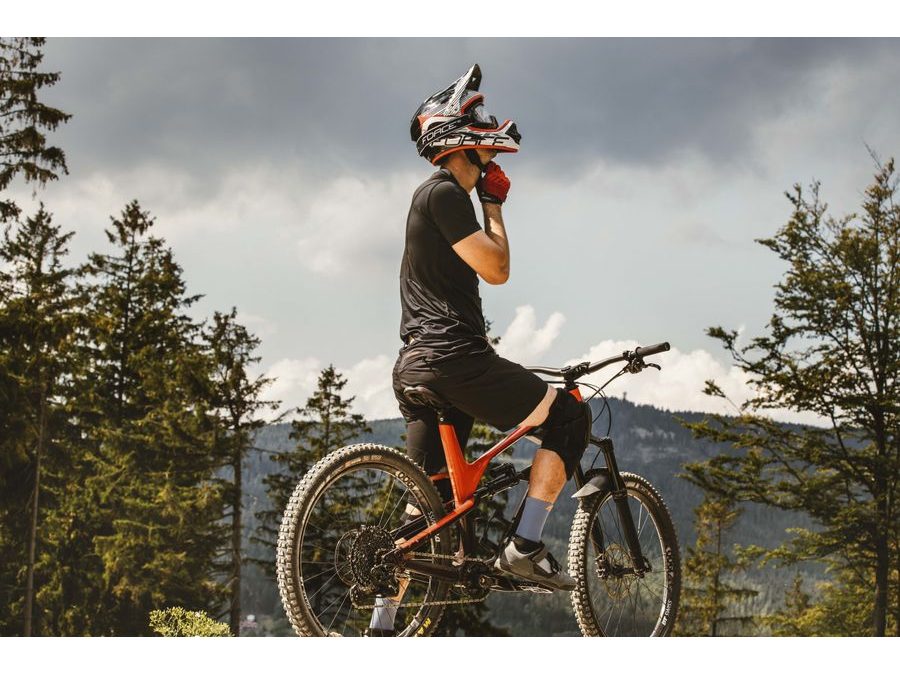 tretry FORCE DOWNHILL FLAT, šedo-černé