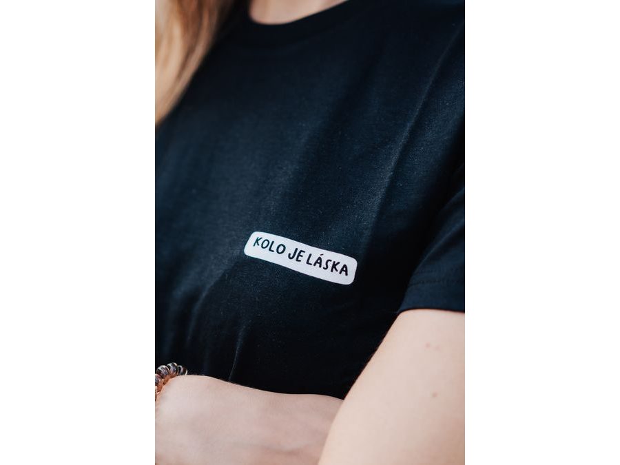 Tričko s krátkým rukávem Kolo je láska JES ŠAJNÍ UNI, černá