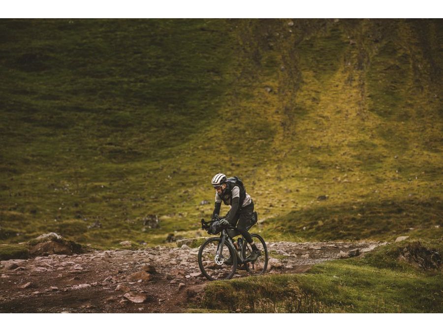 tretry FORCE VIRTUOSO GRAVEL, černo-army