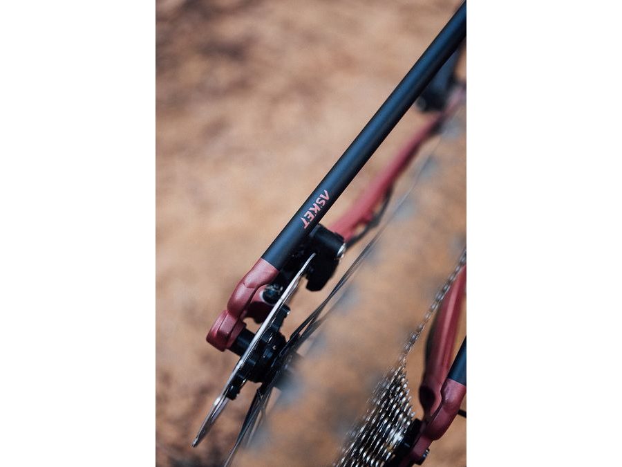 Gravel kolo GHOST Asket Advanced AL Red/Black