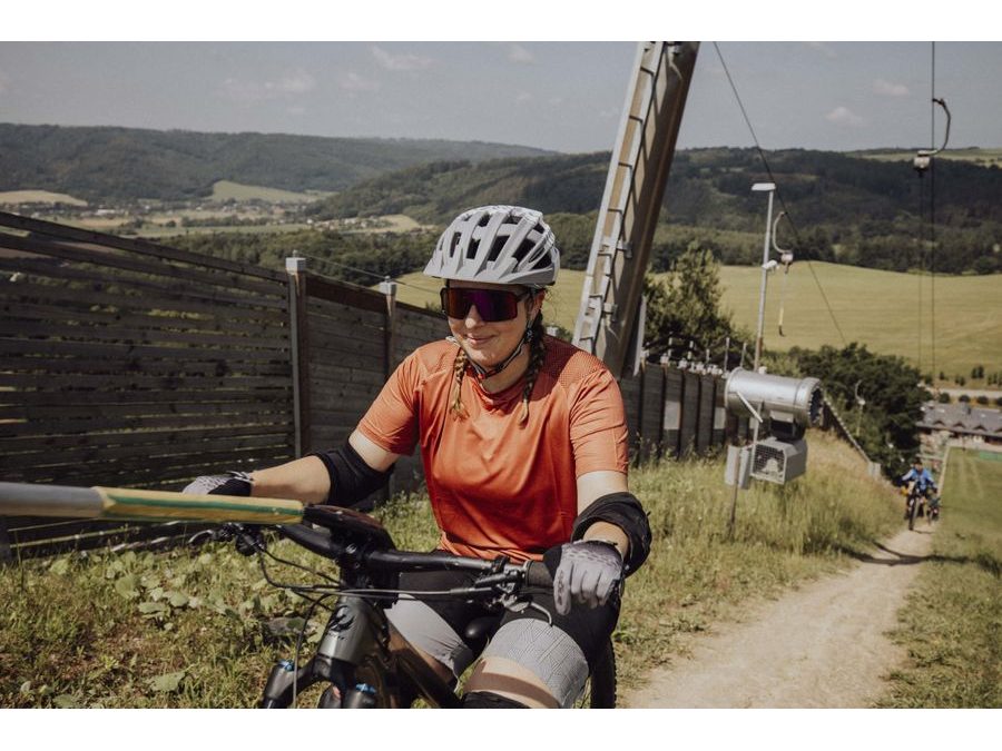 Helma FORCE CORELLA MTB, šedo-bílá