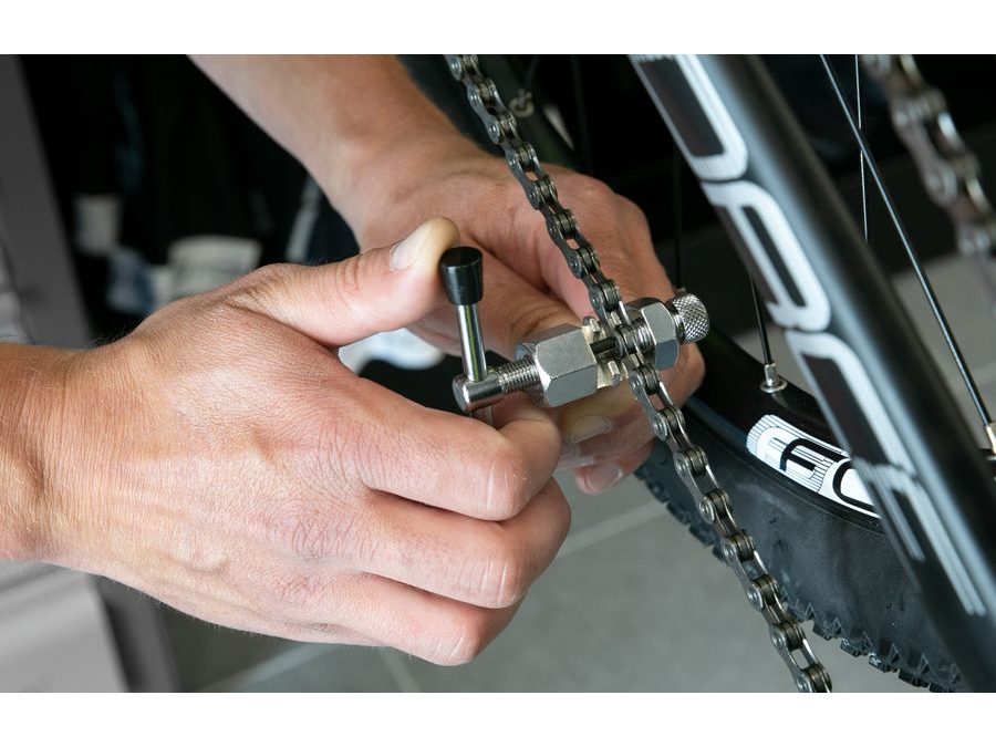 Nýtovač Force HG, stříbrný