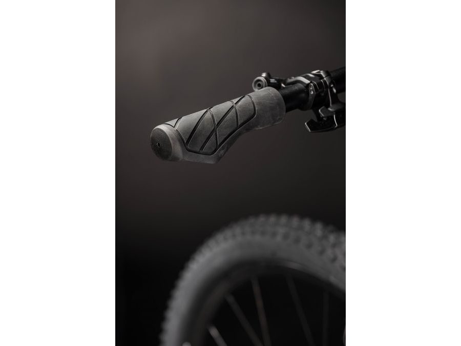 madla FORCE BAR, nejištěná, celočerná, balená