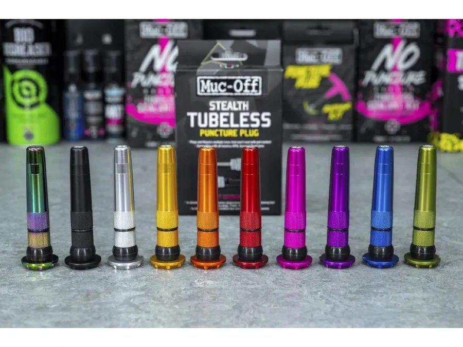 Vychytané zátky do řidítek MUC-OFF STEALTH TUBELESS PUNCTURE PLUG