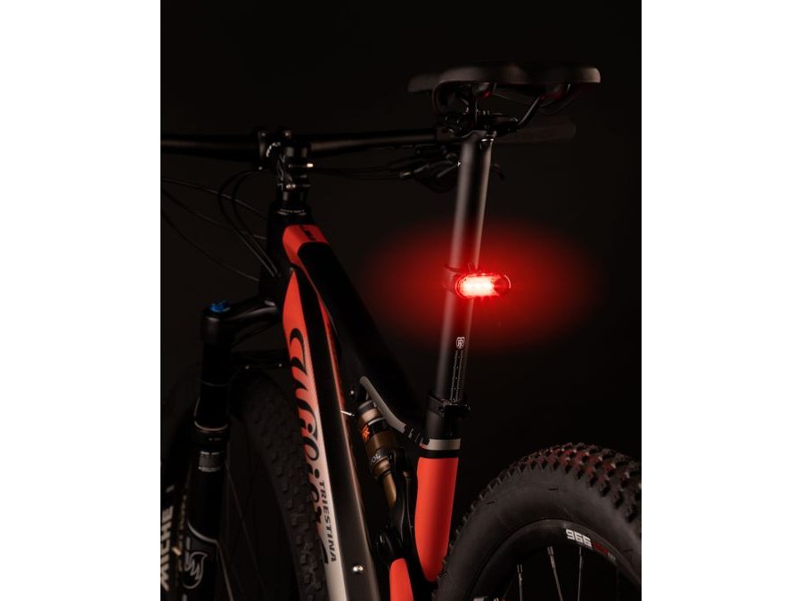 blikačka zadní FORCE PILL 12 LM, 3 x LED, USB