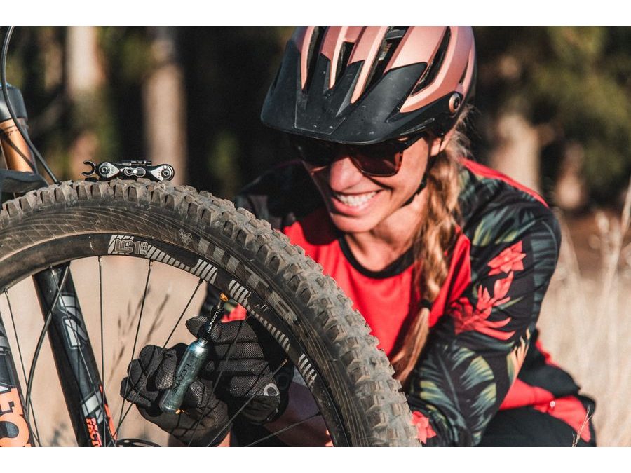 Multiklíč LEZYNE MULTI-TOOL RAP II - 25 Co2 BLACK