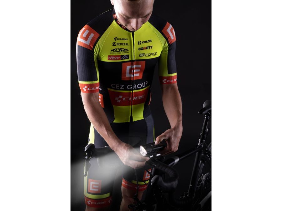 Světlo přední FORCE TORCH 2000LM USB, powerbanka