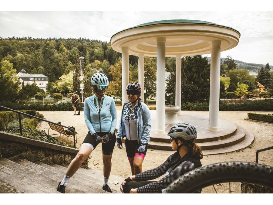 Dámské kraťasy se šráky a vložkou FORCE POINTS LADY, černo-bílé