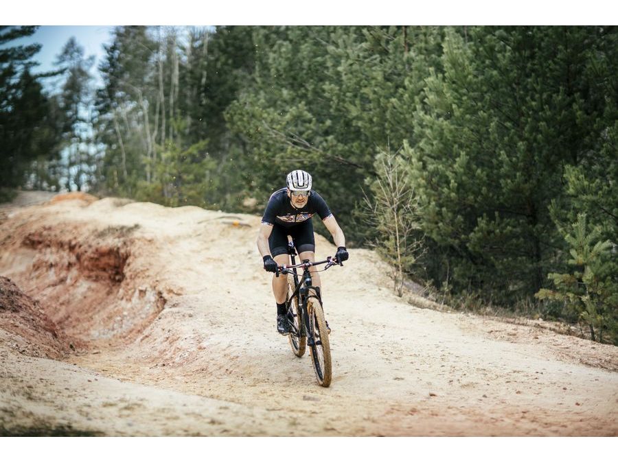 Městská helma FORCE NEO VIVID, bílo-černá