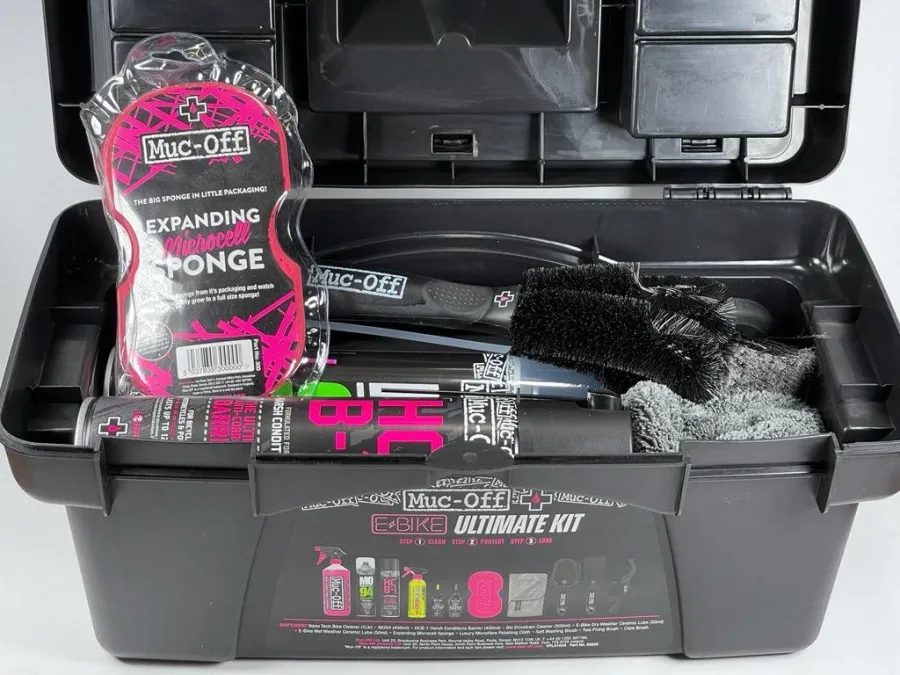 Dárková sada MUC-OFF EBIKE ULTIMATE KIT - Sada péče o elektrokolo v praktickém kufříku