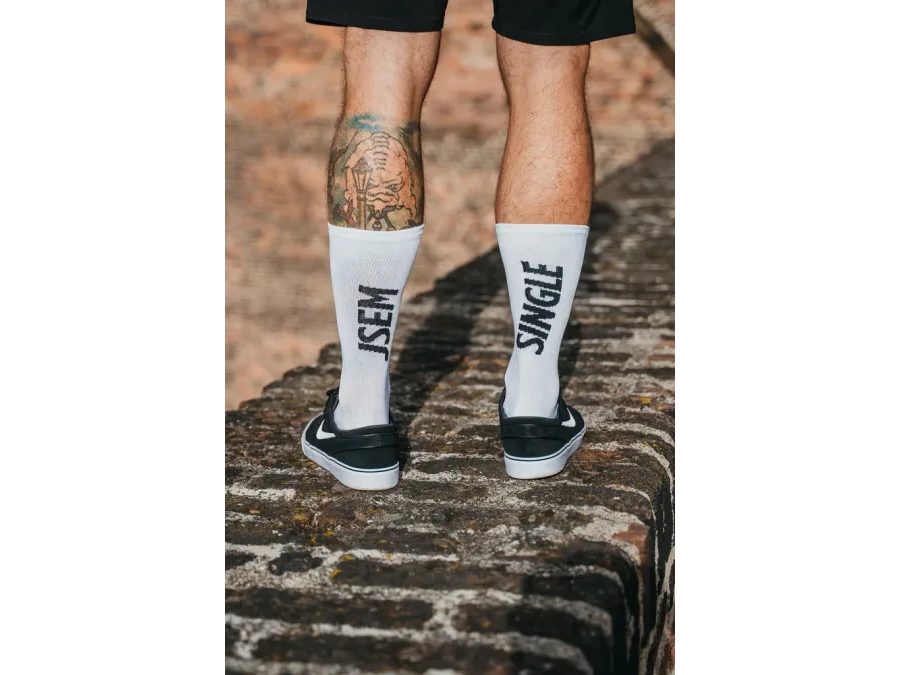 Dlouhé ponožky Kolo je Láska Jsem Single, bílá