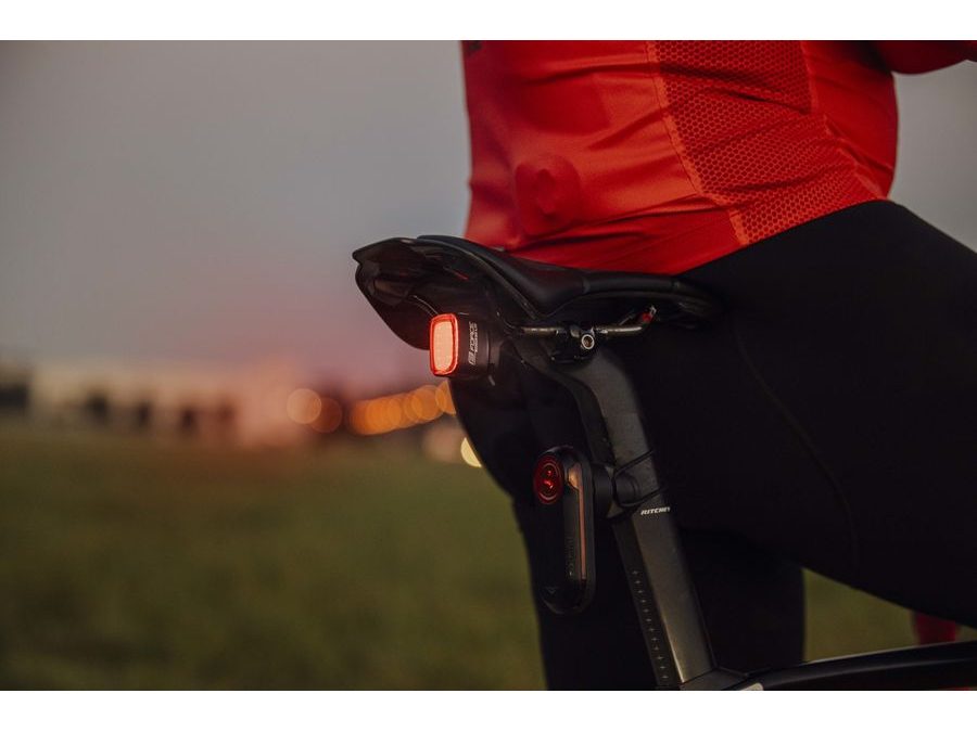 Zadní blikačka FORCE NUB 50 LM, 24 LED, USB