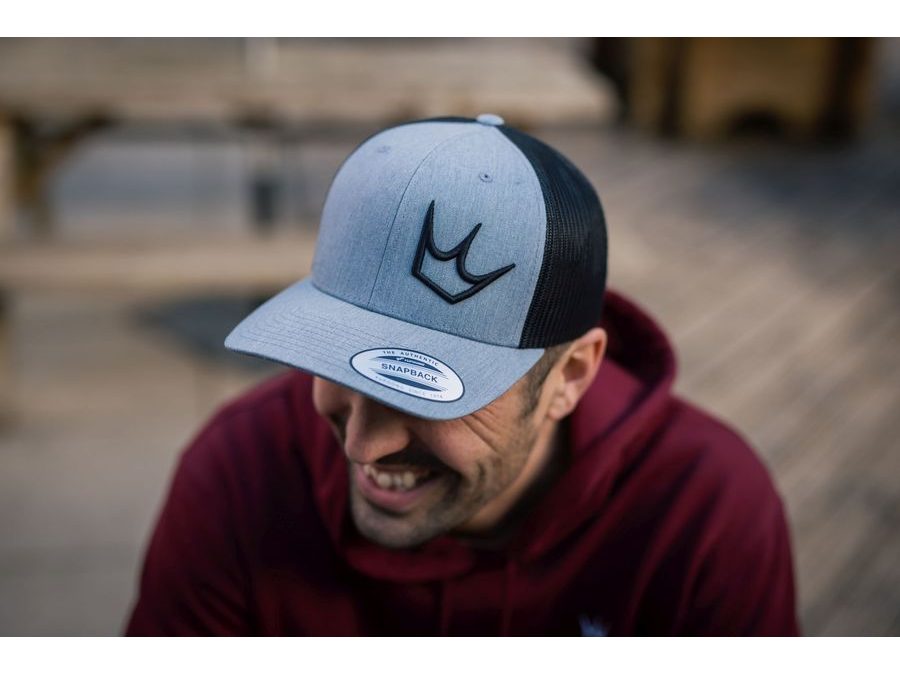 Kšiltovka PEATY'S PUBWEAR TRUCKER CAP CROWN, gray-black