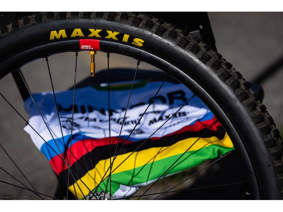 Bezdušové ventilky PEATY'S X CHRIS KING (MK2) GOLD BEZDUŠOVÉ VENTILKY - 42MM