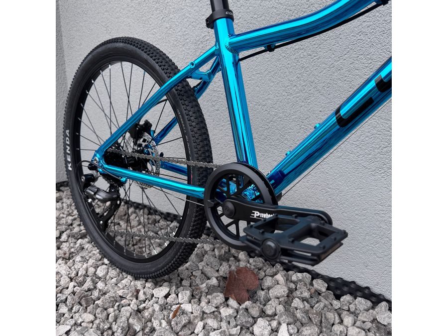 Dětské kolo Core Nipper 24", jednopřevodník, chromovaný modrý, hydraulické MT-200, Z-565 - odpružená vidlice