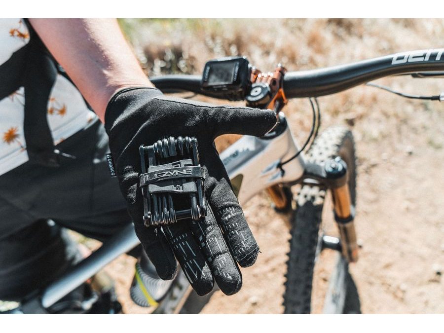 Multiklíč LEZYNE MULTI-TOOL RAP II - 25 Co2 BLACK