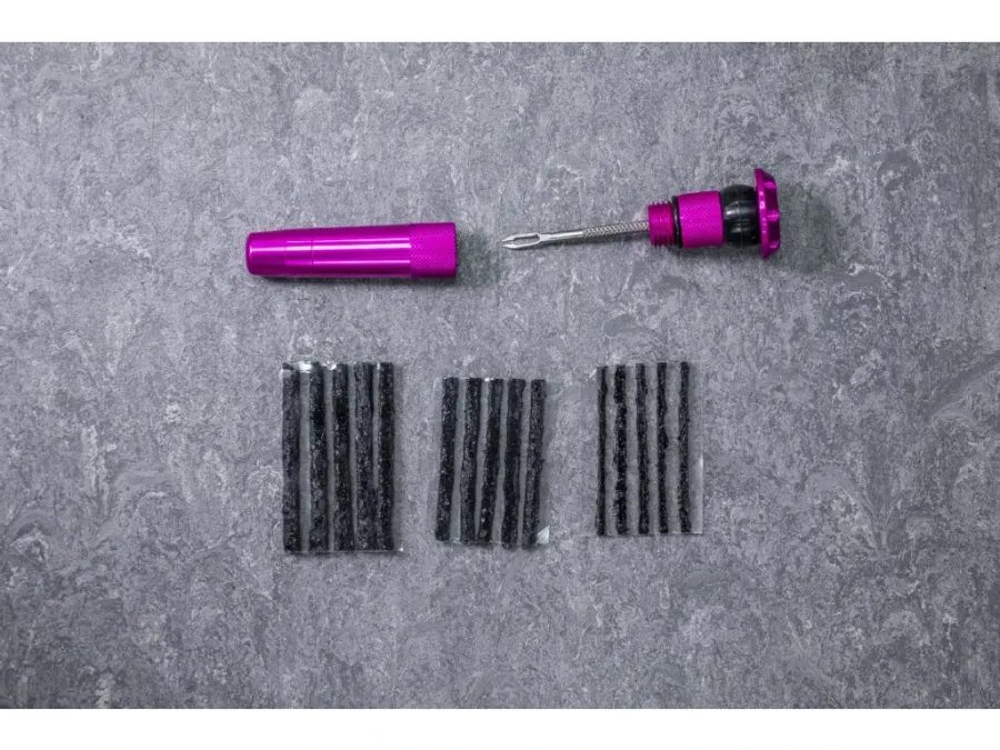 Vychytané zátky do řidítek MUC-OFF STEALTH TUBELESS PUNCTURE PLUG