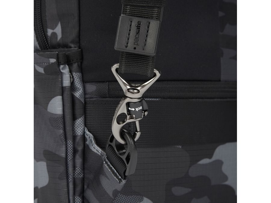 Batoh PACSAFE METROSAFE X 20L BACKPACK camo