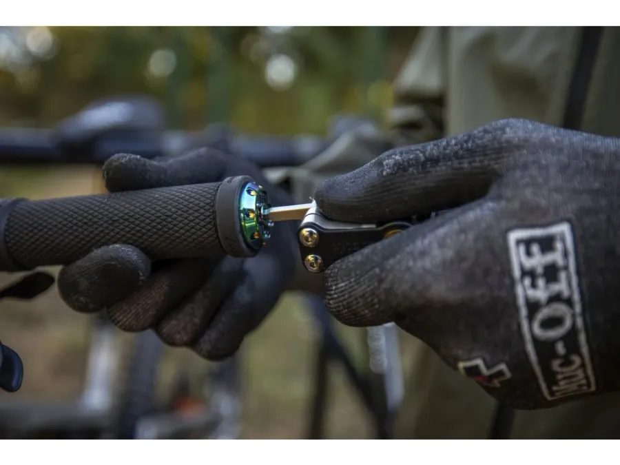 Vychytané zátky do řidítek MUC-OFF STEALTH TUBELESS PUNCTURE PLUG